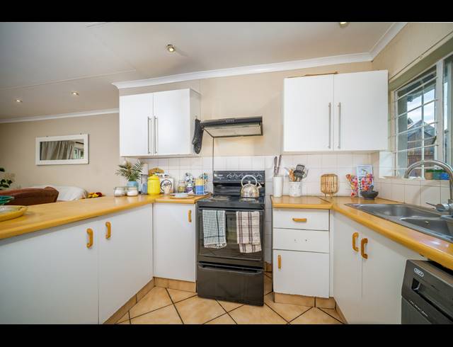 2 BEDROOM TOWNHOUSE FOR SALE IN NORTHWOLD